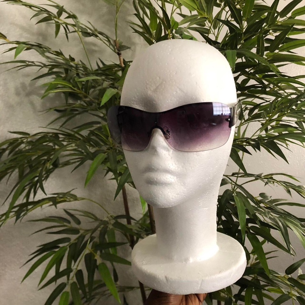 Steve Madden Y2K Mcbling Goth Scene Baddie Trendy Black Zebra Striped Sunglasses